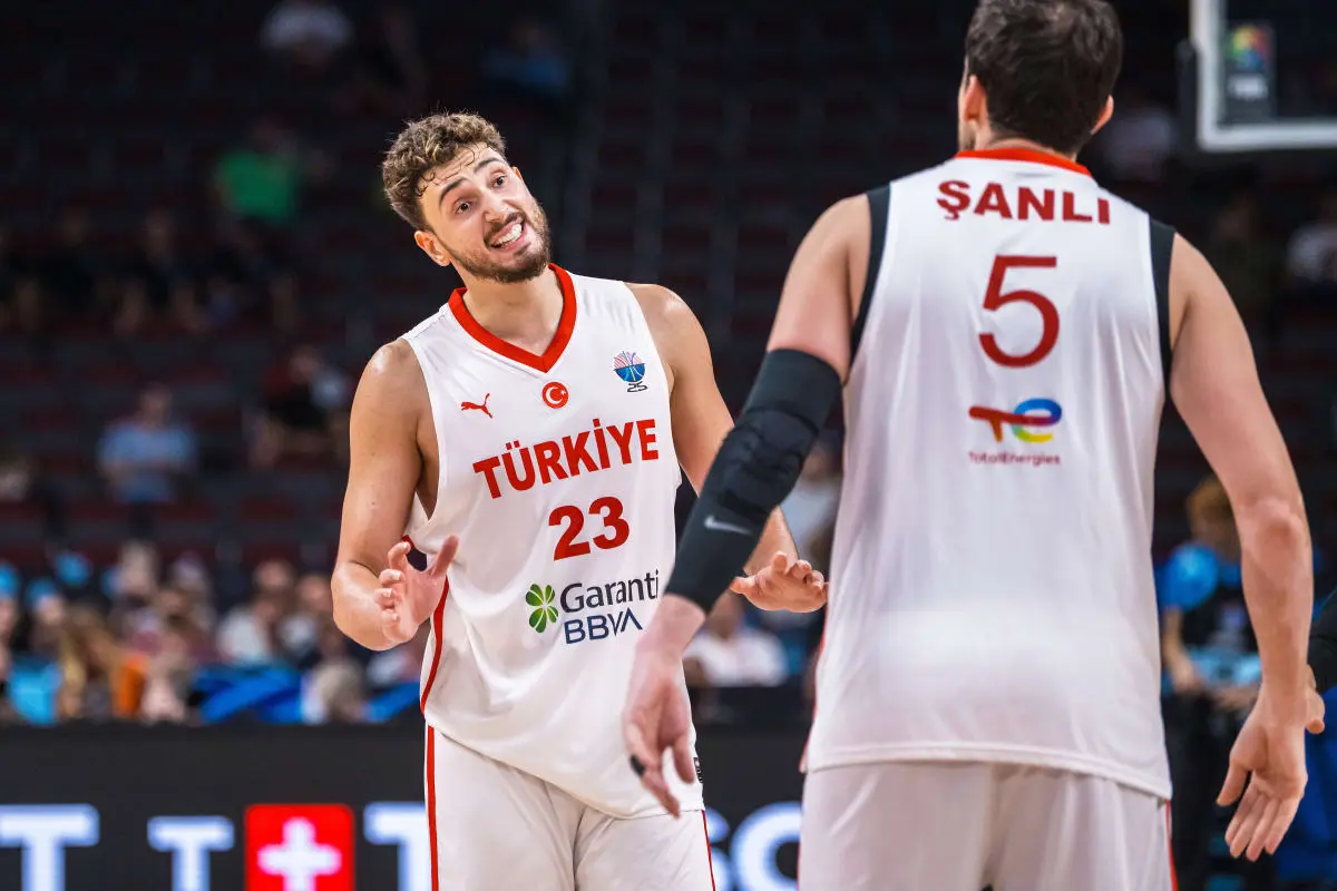 瓦兰发挥价, 四强已出两 瓦兰发挥价, 四强已出两